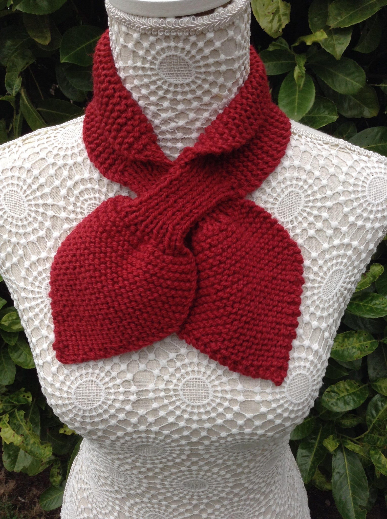 Dark red alpaca/wool mix keyhole scarf