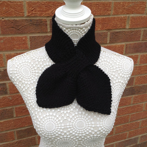 Wool mix Miss Marple scarf - black